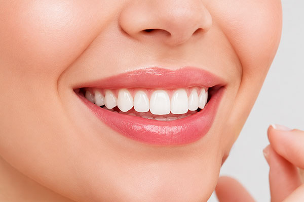implant esthétique lyon